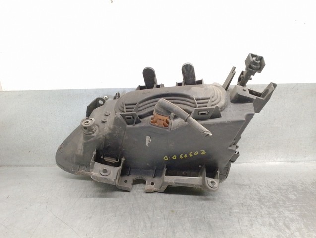 RENAULT 7701038264 Правая фара в наличии Черновцы