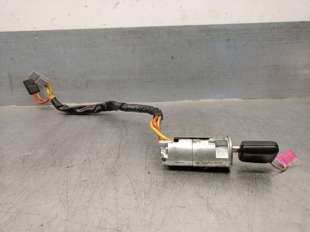 7701038364 Renault (RVI)