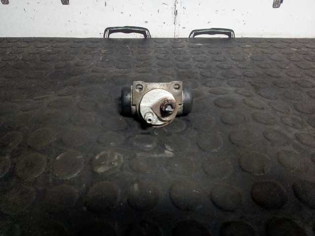 Cilindro traseiro do freio de rodas de trabalho 7701039389 RENAULT