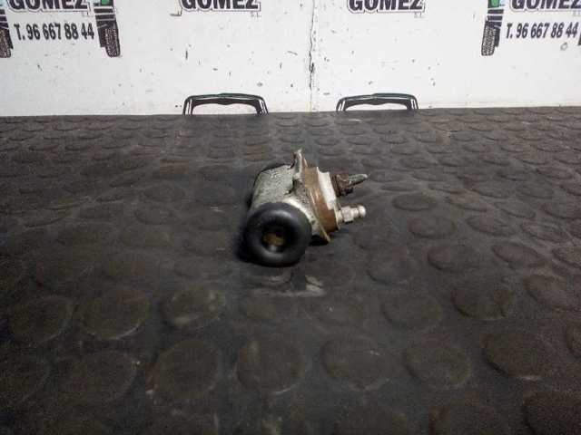 Cilindro traseiro do freio de rodas de trabalho 7701039389 RENAULT