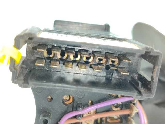 7701047261 RENAULT Переключатель подрулевой левый купить в Ужгород