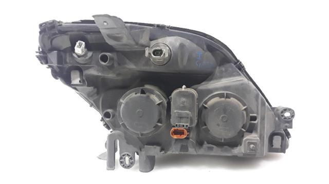 RENAULT 7701047604 Левая фара в наличии Черновцы