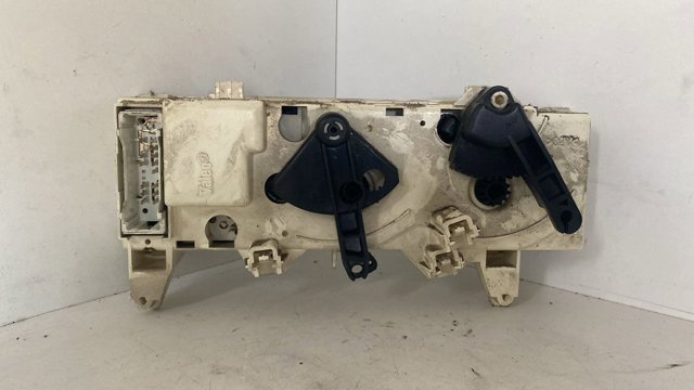 7701048378 RENAULT Блок управления режимами отопления/кондиционирования купить в Ирпень