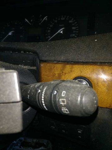 Interruptor na coluna de direção direita para Renault Espace IV, Renault Laguna II, Renault Trafic II 7701048915
