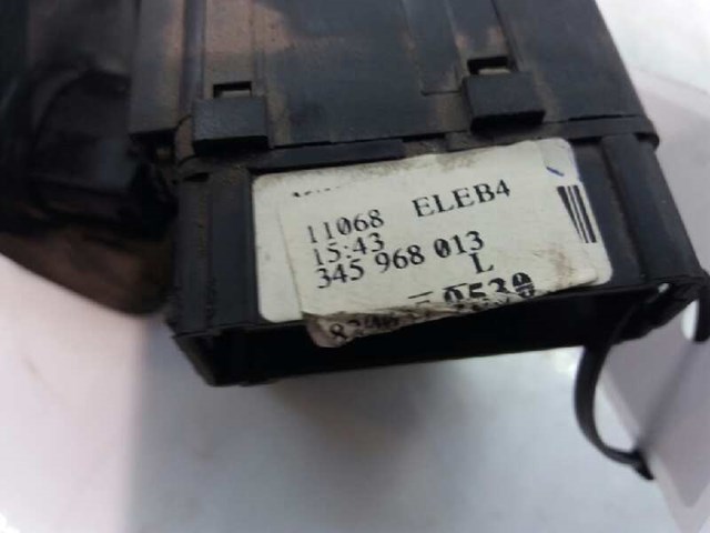 RENAULT 7701049615 Переключатель подрулевой правый в наличии Николаев