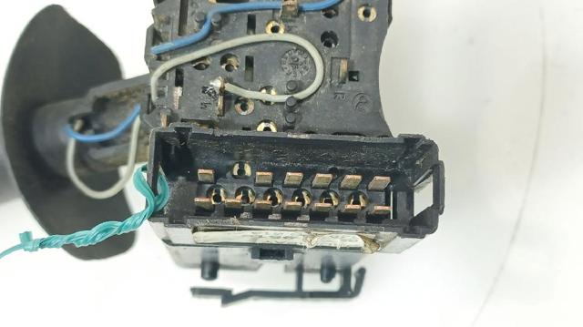 7701050685 RENAULT Правый подрулевой переключатель купить в Кривой Рог