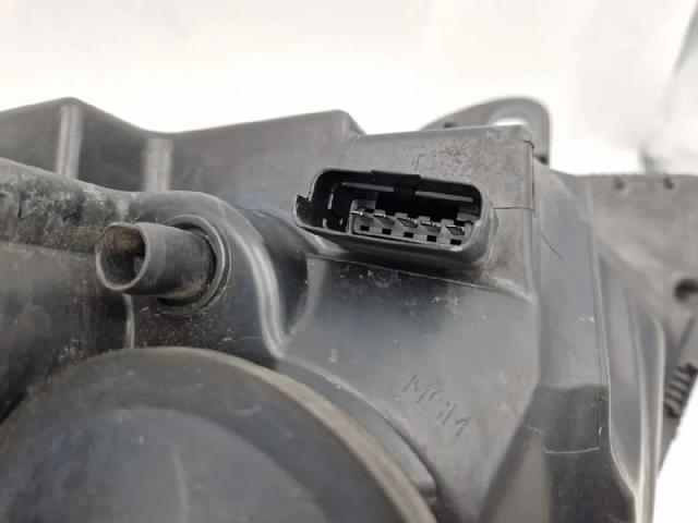 RENAULT 7701057660 Фара правая в наличии Запорожье