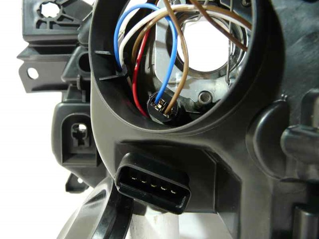 7701061069 RENAULT Правая фара купить в Ирпень