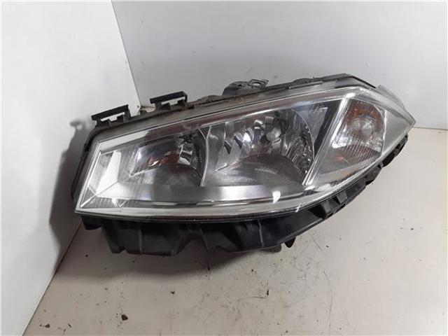 Luz esquerda 7701064018 Renault (RVI)