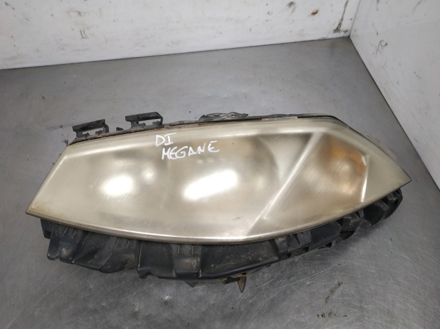7701064018 RENAULT Левая фара купить в Хмельницкий