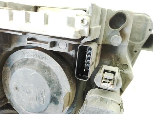 7701064405 RENAULT Фара правая купить в Черновцы