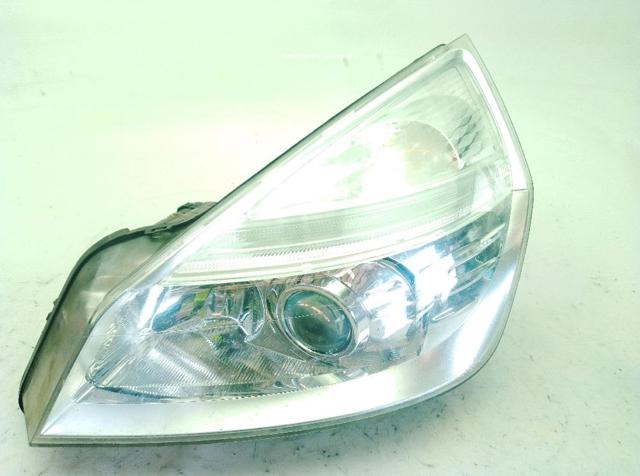 RENAULT 7701064406 Левая фара в наличии Тернополь