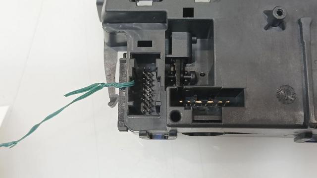 7701068115 RENAULT Переключатель подрулевой правый купить в Винница