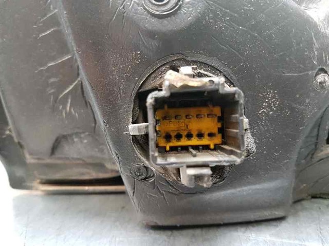 RENAULT 7701068376 Левое боковое зеркало в наличии Сумы