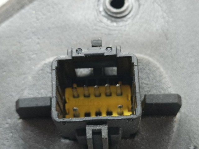 7701068385 RENAULT Правое зеркало купить в Ужгород