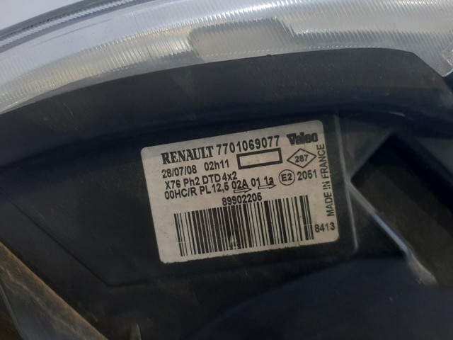 RENAULT 7701069077 Правая фара в наличии Черновцы