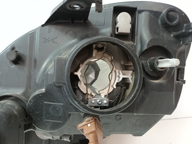 RENAULT 7701069077 Правая фара в наличии Черновцы