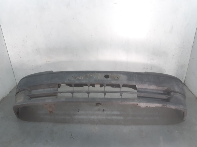 Pára-choque dianteiro 7701466495 Renault (RVI)