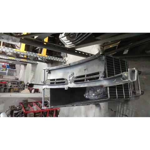 7701470810 RENAULT Решетка радиатора купить в Ирпень