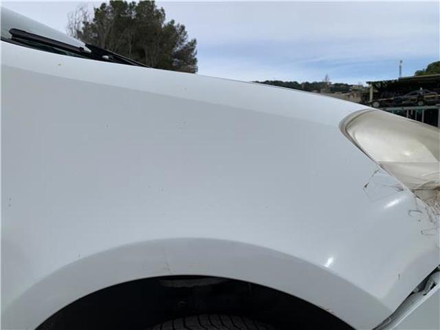 RENAULT 7701476105 Крыло переднее правое в наличии Украина