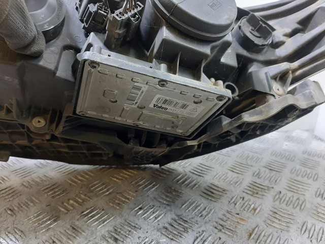 RENAULT 7701476387 Фара правая в наличии Киев