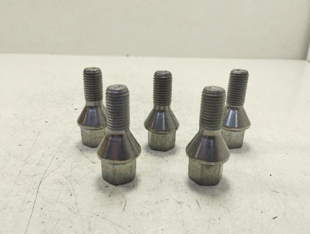 Parafuso de roda 7703003008 RENAULT