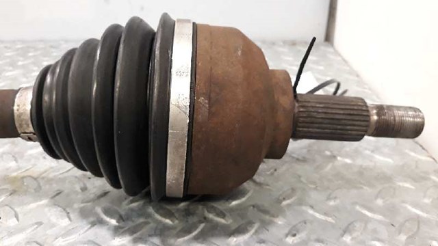 RENAULT 7711368091 Полуось (привод) передняя правая в наличии Украина