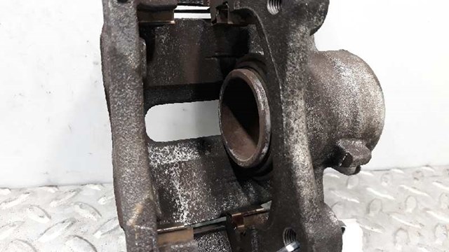 RENAULT 7711368117 Суппорт тормозной передний правый в наличии Николаев