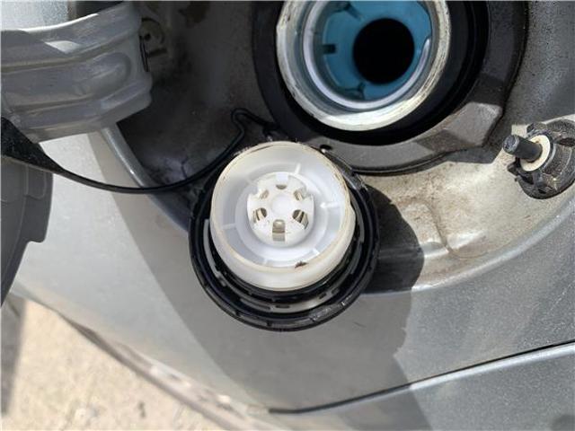 Tampa (tampão) do tanque de combustível Toyota Prius ZVW30