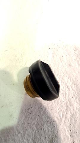 Tampa (tampão) do tanque de combustível Toyota Corolla E8