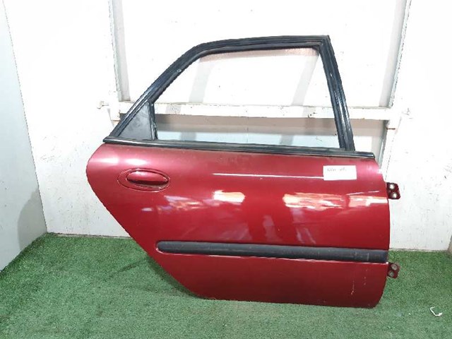 Porta traseira direita 7751468113 Renault (RVI)