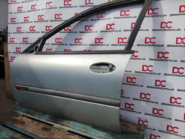 Porta dianteira esquerda Renault Laguna 1 B56, 556