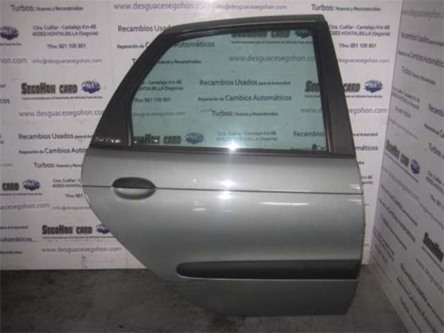 Porta traseira direita 7751472140 Renault (RVI)