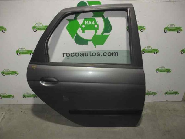 Porta traseira direita 7751472140 Renault (RVI)