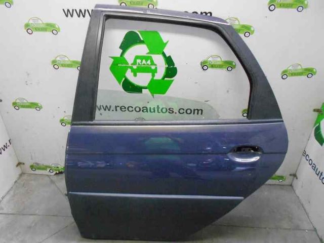 Porta traseira esquerda 7751472407 Renault (RVI)