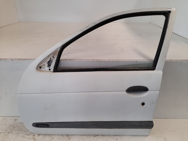 Porta dianteira esquerda 7751473046 RENAULT
