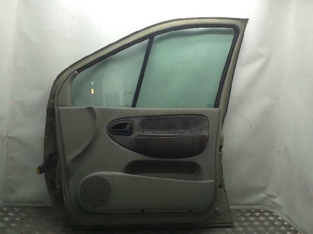 RENAULT 7751474577 Дверь передняя правая в наличии Ирпень