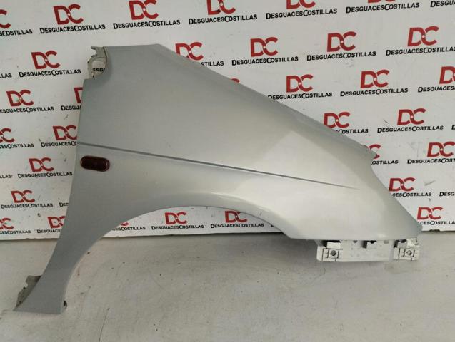 Pára-lama dianteiro direito 7751474882 RENAULT