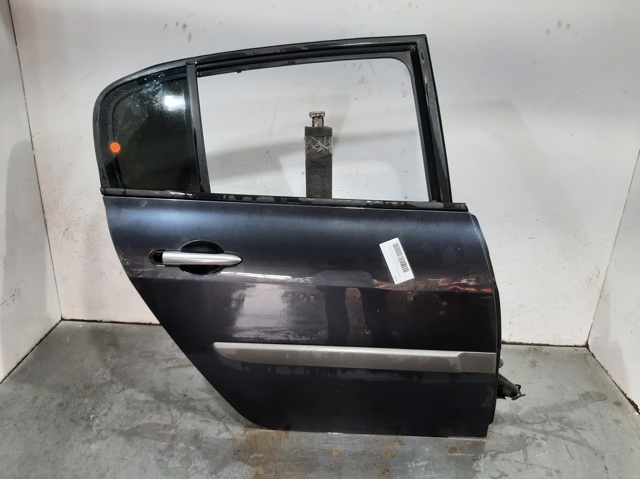 Porta traseira esquerda 7751475033 Renault (RVI)