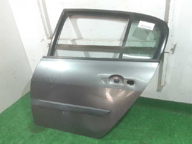 Porta traseira esquerda 7751475033 Renault (RVI)