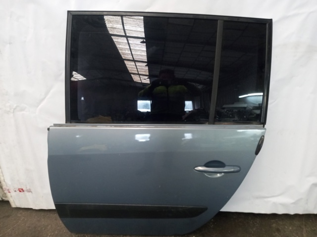 Porta traseira esquerda 7751476284 Renault (RVI)