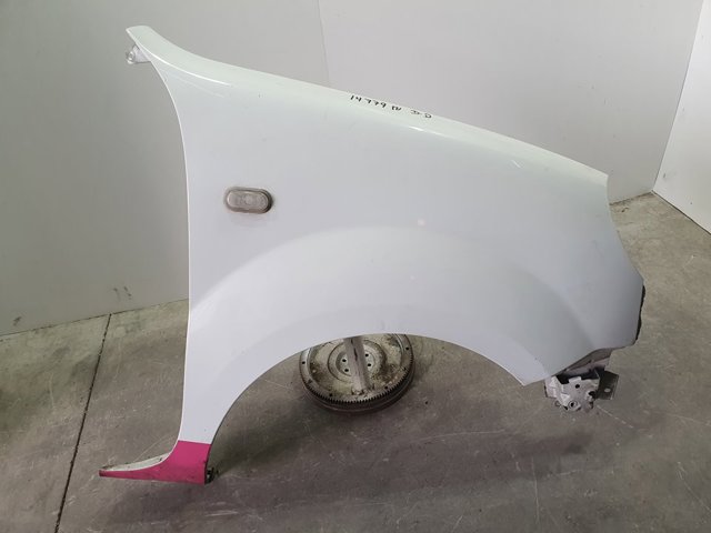 Pára-lama dianteiro direito 7751718632 RENAULT