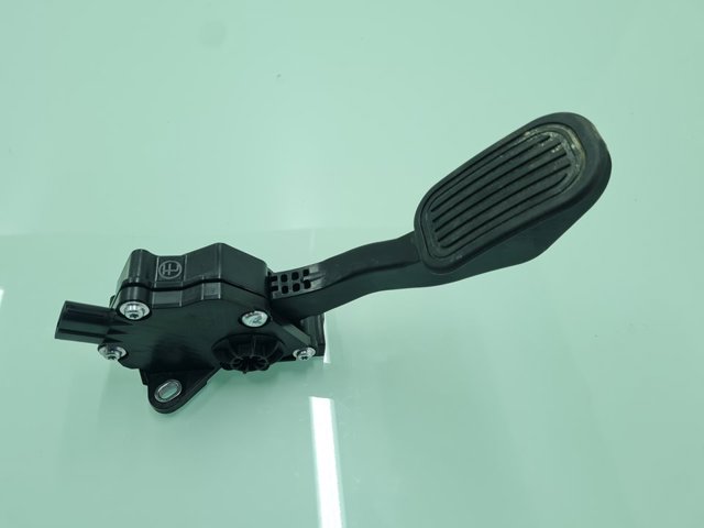 7811060110 TOYOTA Педаль газа (акселератора) купить в Полтава