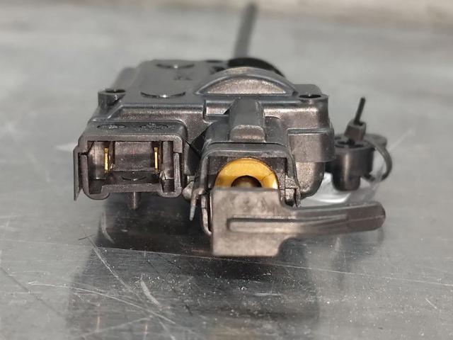 788262843R RENAULT Мотор-привод открытия лючка бака купить в Ужгород