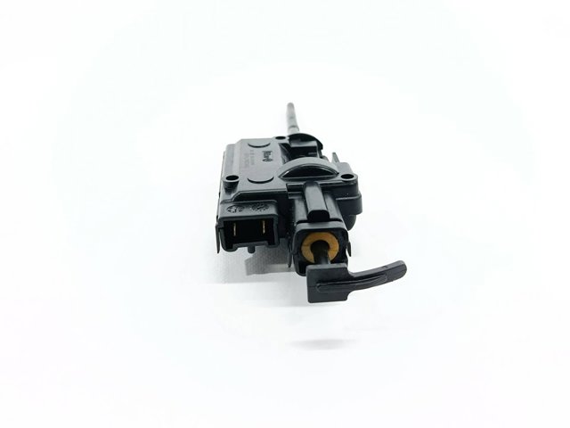 788264742R RENAULT Мотор-привод открытия лючка бака купить в Харьков