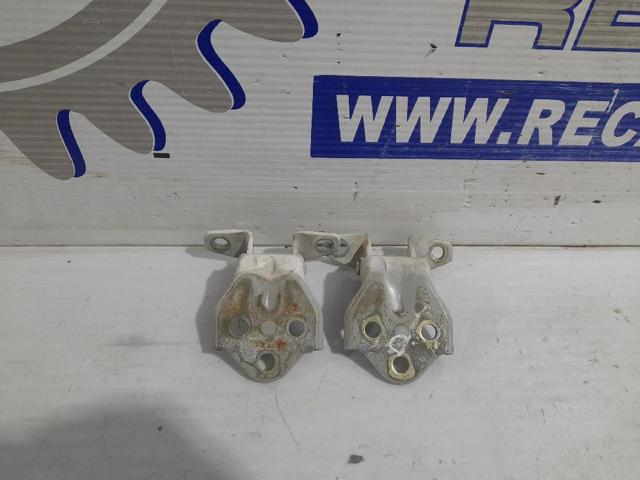 HYUNDAI 7933026000 Петля двери задней левой в наличии Житомир