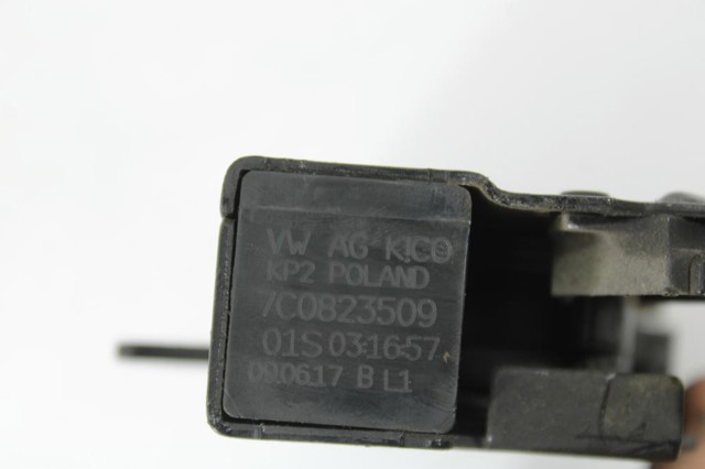 7C0823509 Замок капота купить Сумы