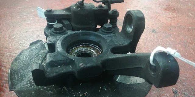 VAG 7D0407258A Цапфа (поворотный кулак) задний правый в наличии Каменское
