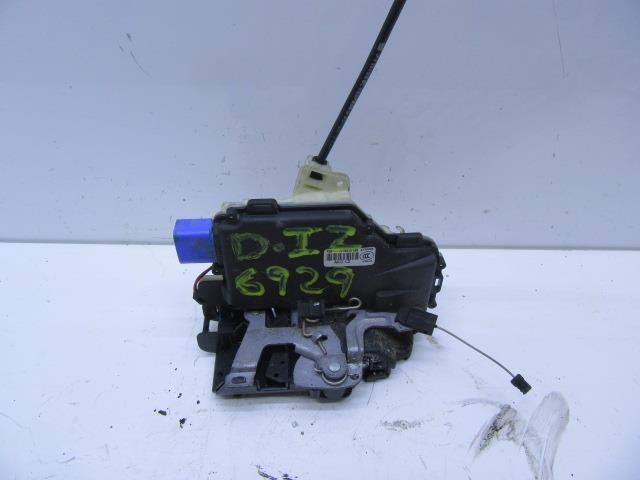 Fecho da porta dianteira esquerda 7E1837015A VAG