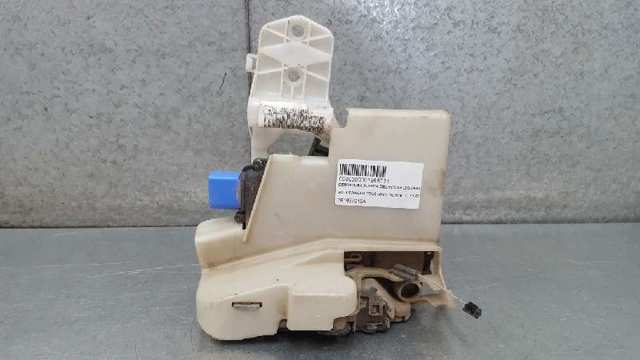 Fecho da porta dianteira esquerda 7E1837015A VAG